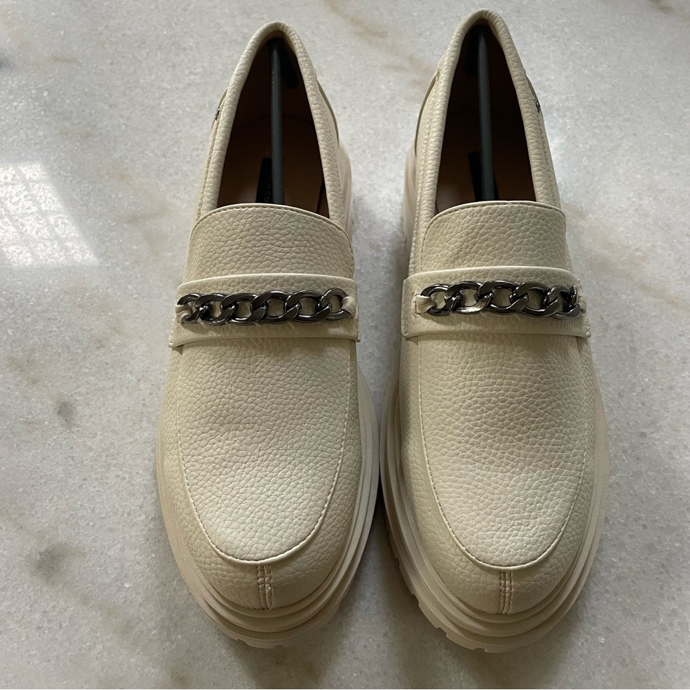 Women’s size 7 ivory loafer
New!! 
French connection
